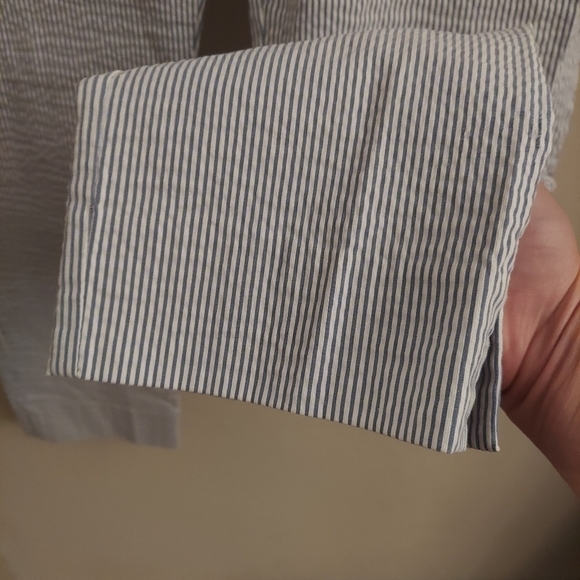 DALIA Seersucker Pinstriped Cropped Mid Rise Pants - Picture 5 of 11